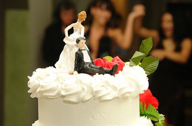 60% от младоженците са спали с поне двама от гостите на сватбата си