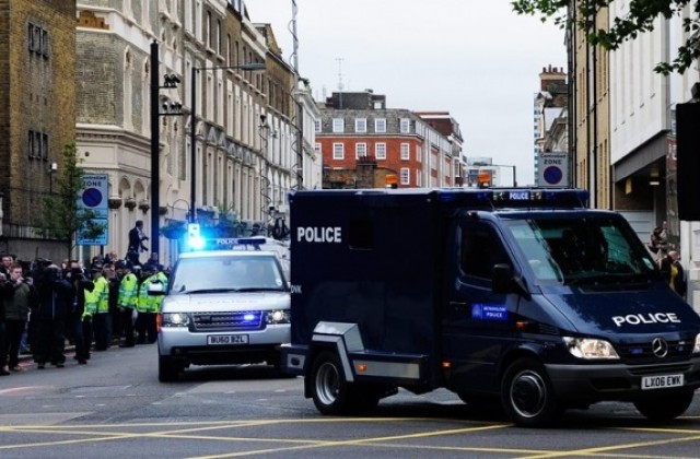 Осъдиха доживот убиеца на британски войник, намушкан в Лондон посред бял ден
