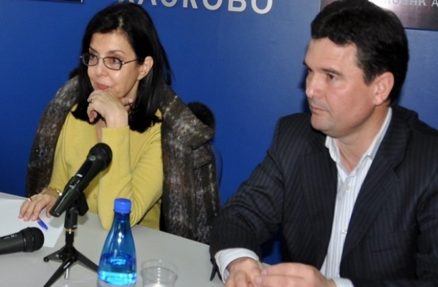 Кунева идва в Габрово за избора на областен координатор на ДБГ