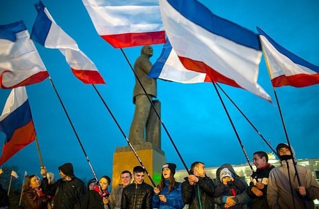 Крим празнува след референдума, САЩ и ЕС го отхвърлят
