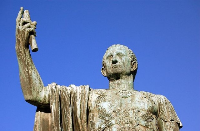 Какво е общото между цезаровото сечение и Цезар?