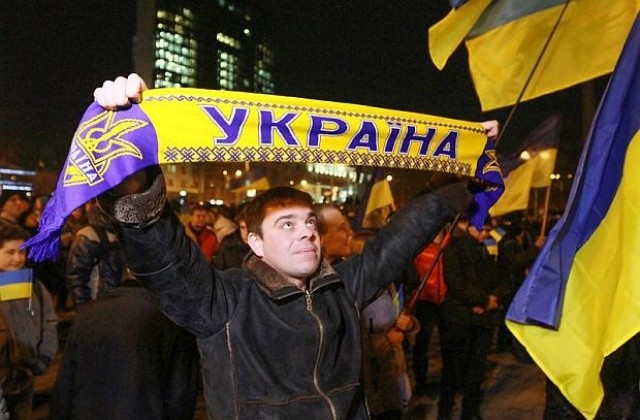 Украйна започва процедура по напускане на ОНД и въвежда визов режим с Русия