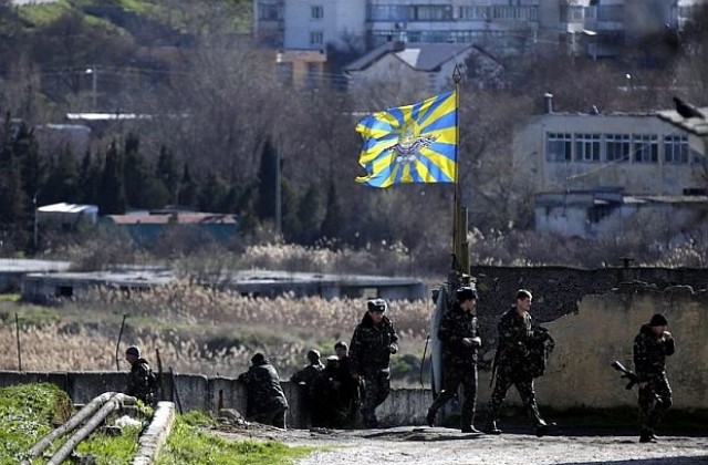 Турчинов нареди на украинската армия да се изтегли от Крим