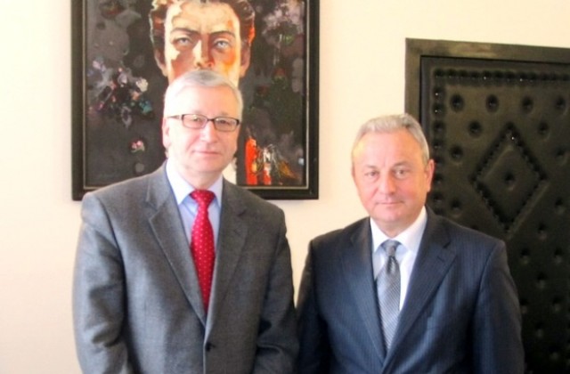 Кметът на Ловеч се срещна с посланика на Полша