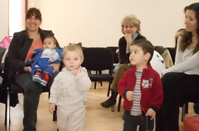 Малки деца се докоснаха до магията на класическата музика