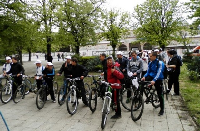 Велопоход, посветен на Международния ден на авиацията и Деня на „Тунджа”