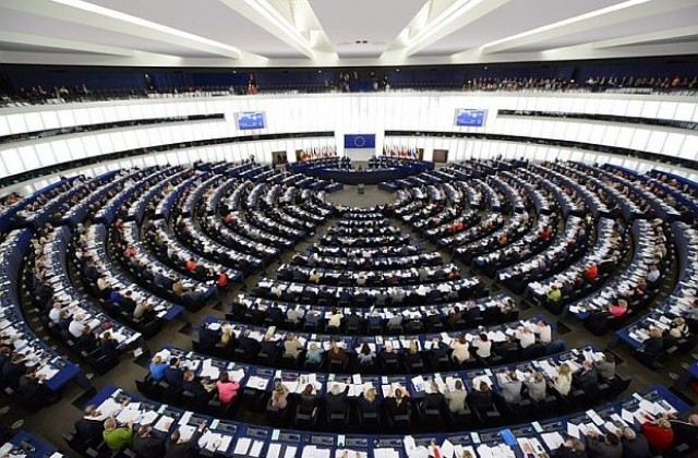 Европарламентът настоява за санкции срещу руските енергийни компании