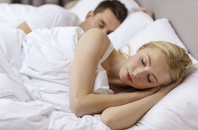 Позицията на тялото по време на сън разкрива тайни за връзката