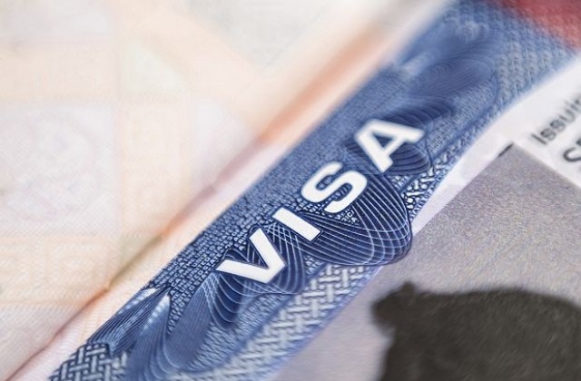 Бивш служител на посолството на САЩ разследван за търговия с визи в България