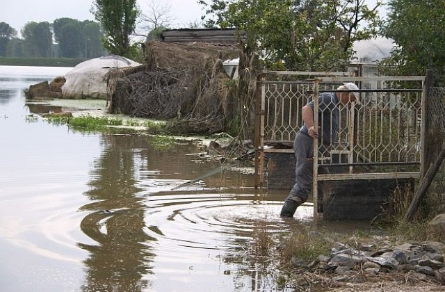 Приливна вълна наводни няколко видински села, отнесени са коли и животни