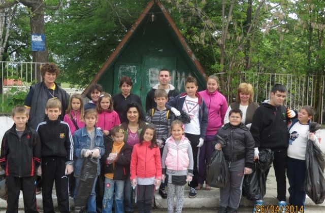 Децата от Бараково се включиха в кампанията Да изчистим България за един ден