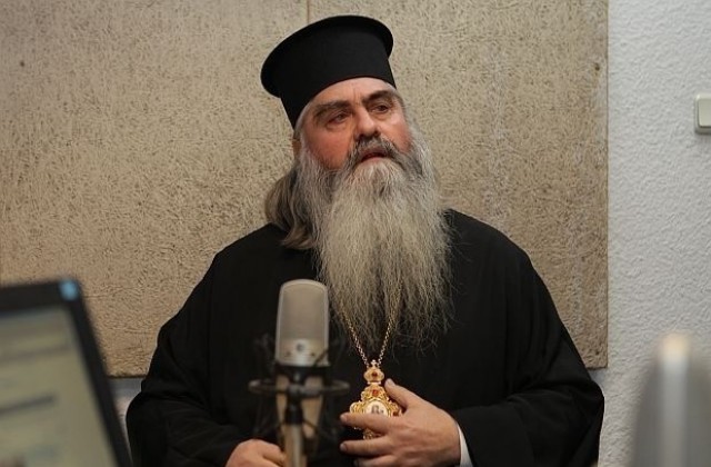 Журналист се обяви срещу награда за митрополит Кирил