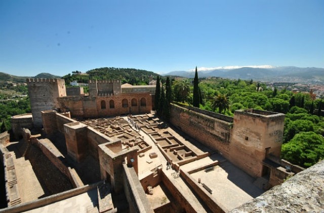 Алхамбра - перлата на мюсюлманската архитектура в Испания