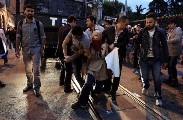 Турски студенти окупираха минния факултет в Истанбул