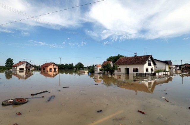 Наводненията на Балканите заплашват с епидемии