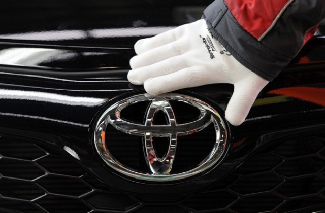 „Тойота” изтегля 516 000 дефектни автомобила
