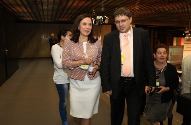 А. Първанова: Изборите в България преминаха в областта на търговското право