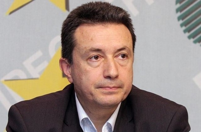 Резултатите са тежка загуба за БСП, призна Янаки Стоилов