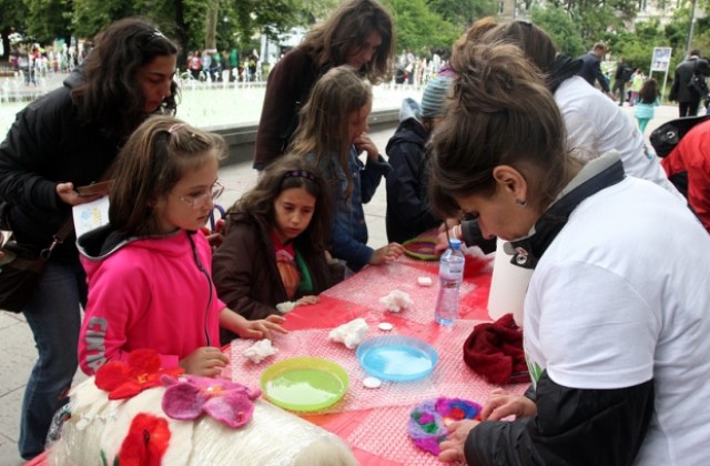 Стотици деца и родители посетиха фестивала „Детски панаир”