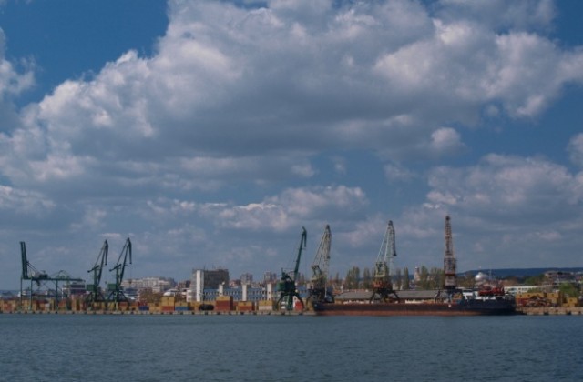 Радиоактивен контейнер е преминал през пристанището във Варна