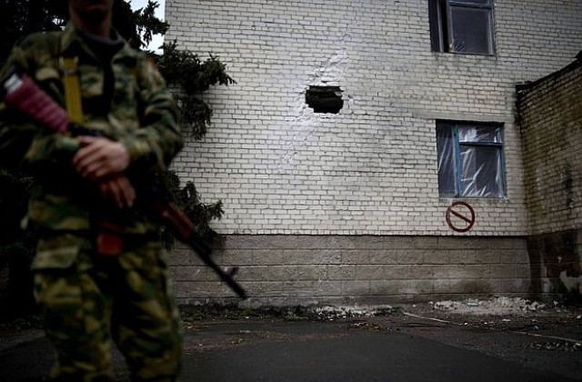 Най-малко петима убити и 15 ранени при боеве в Източна Украйна