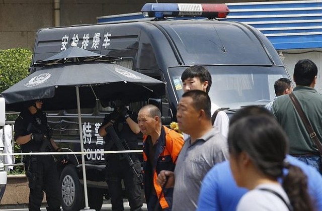 Най-малко 22 души загинаха при злополука в мина в Китай