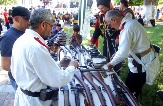 Оръжия от Руско-турската война представи клуб Традиция в село Ясен
