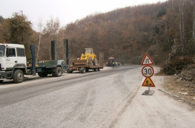 Отвориха за движение пътя Кюстендил- София, след тежкото ПТП в Конявската планина