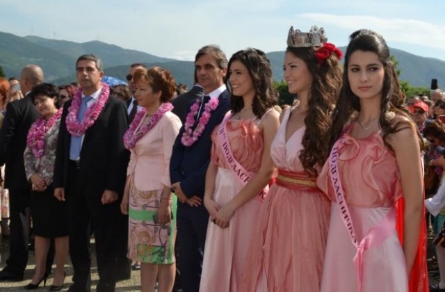 150 хиляди туристи и гости посетиха Казанлък в кулминацията на Празника на розата