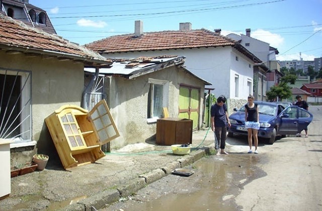 Близо 60 имота тежко пострадали при наводненията в Добрич