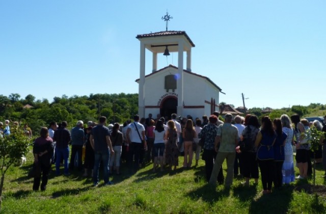 Мездренско село за пръв път с православен храм
