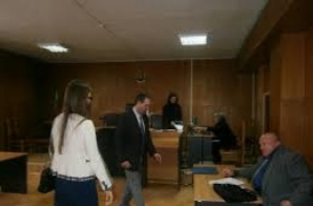 КОС отложи делото за налагане на ограничителна заповед на Карастоянови