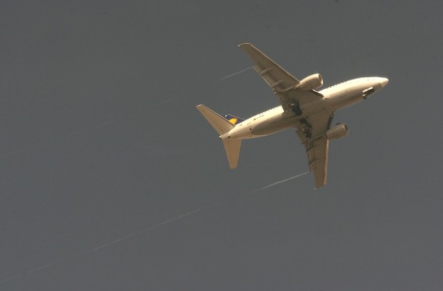 Шумът от прелитащи самолети във Варна е най-голям