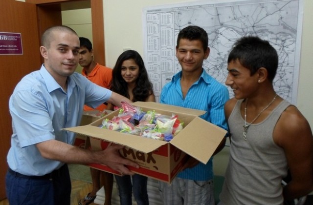 Младежи от АБВ направиха дарение на дом „Младен Антонов в Тотлебен
