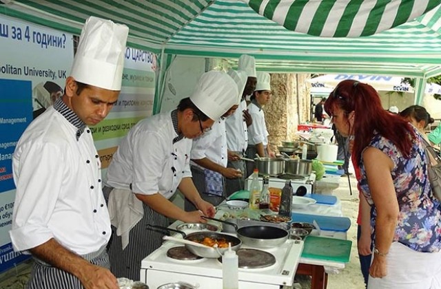Асоциацията за кулинарни изкуства представи реализираните си проекти