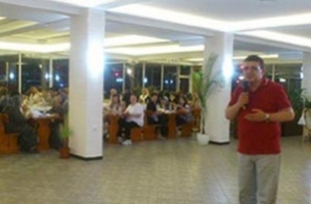 Над 500 души от Добрич се събраха на благотворителна вечеря-ифтар
