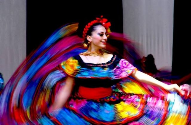 Мексико, Египет, Грузия и България представят неповторимия си фолклор в Трявна