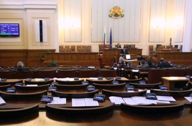 Парламентът отново не събра кворум