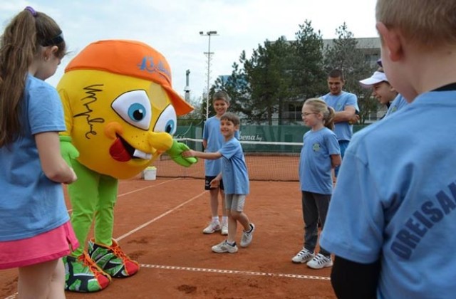Немска тенис академия организира тенис лагер в Албена