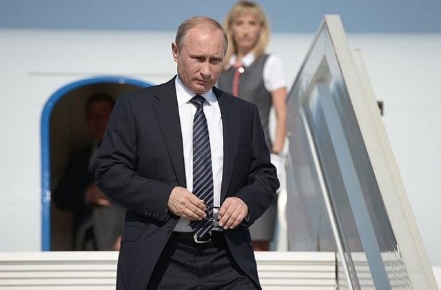 Хазартната игра на Путин в Украйна засилва изтичането на пари и талант от Русия