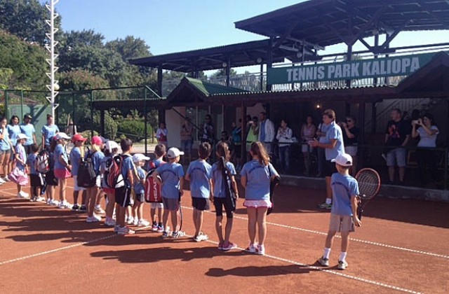 Детска тенис академия се провежда в Албена