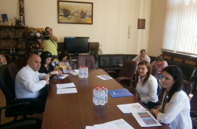 Само 5 минути консултациите за състава на СИК при кмета на Кюстендил, всички са доволни