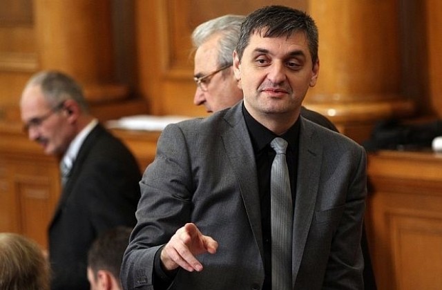 В Габрово искат Кирил Добрев за водач на червената листа