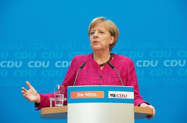 Меркел поиска още санкции срещу Русия, Москва готви ответни мерки