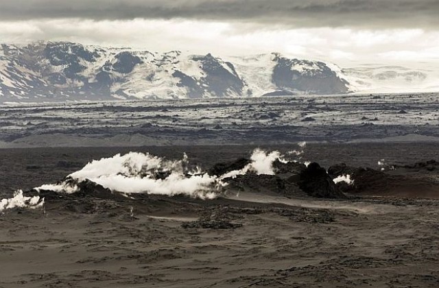 Лава започна да блика от нова пукнатина на вулкана Бардарбунга
