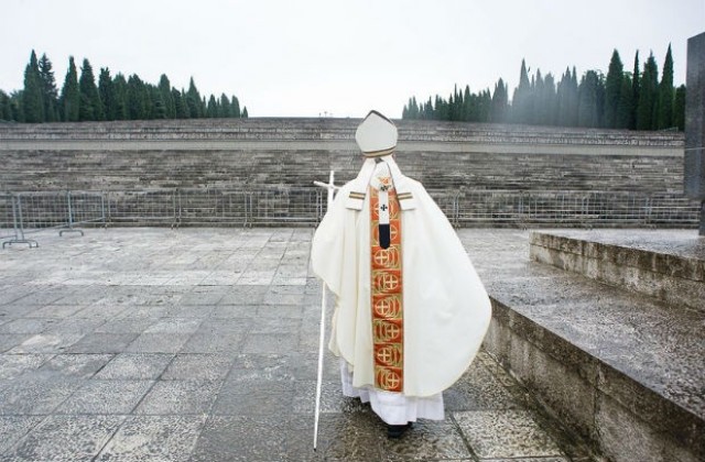 Папа Франциск: Третата световна война вече започна