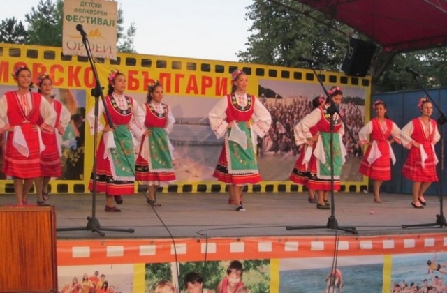 Участие на „Тракийче“ в Детския фолклорен фестивал „Орфей пее с морето”