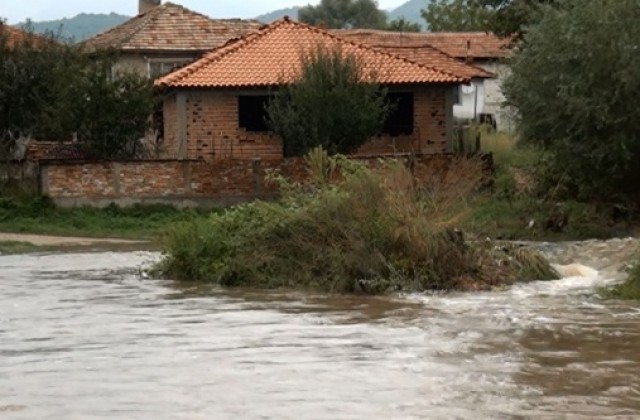Описват щетите в наводнените хисарски села