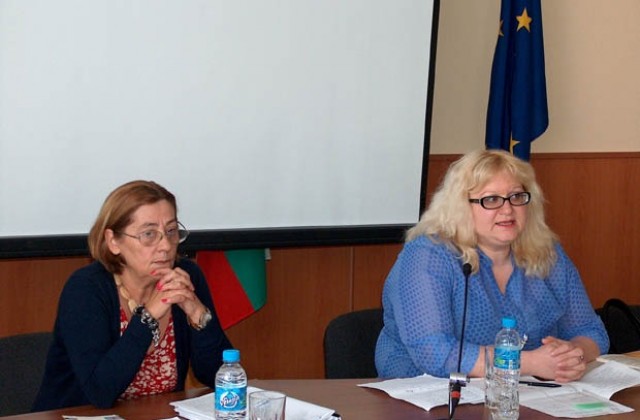 Членове на ЦИК проведоха обучение в Добрич