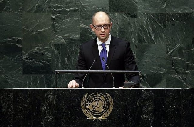 Украинският премиер иска от Запада да не отменя санкциите срещу Москва